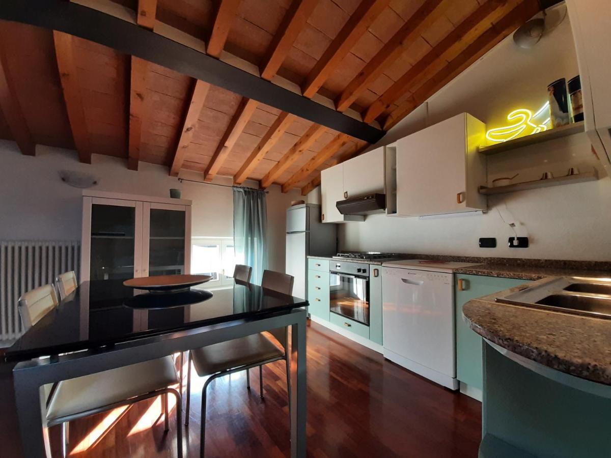 Appartamento Sui Tetti Di Parma Exterior foto